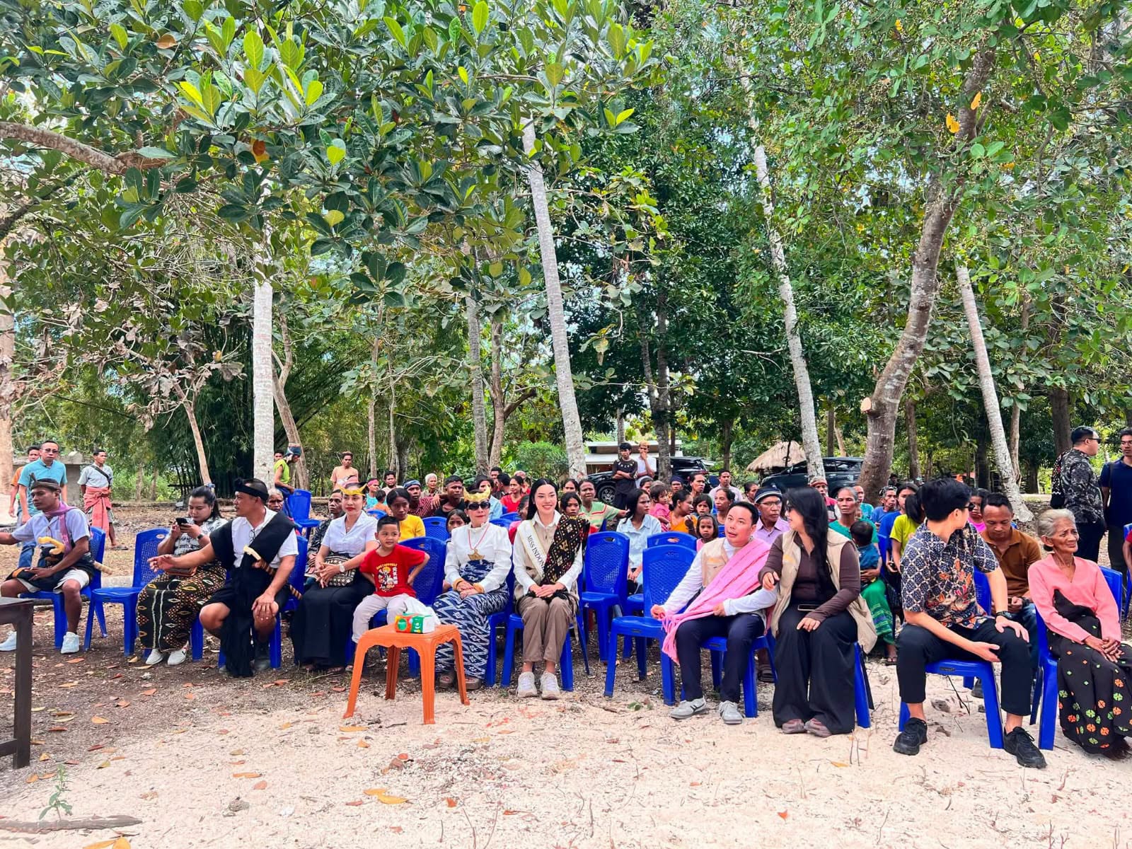 Bupati Ratu Wula Menghadiri Peresmikan Rumah Belajar Serta Bantuan PLTS Dari MNC Peduli